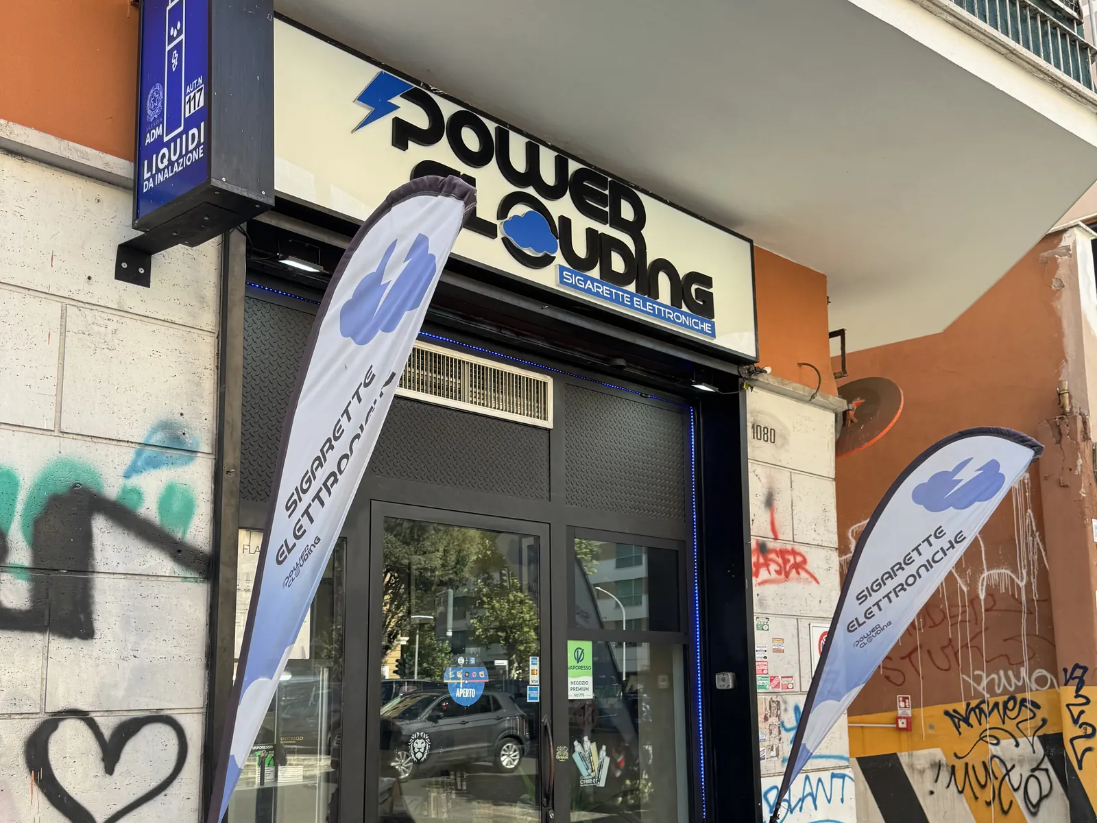 L'ingresso di Power Clouding in Via Tuscolana 1080